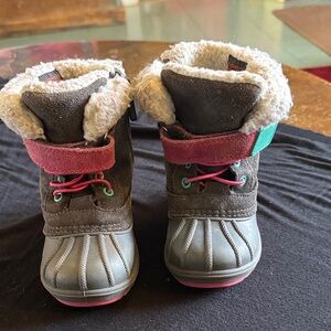 Cat & Jack Kids Boots with Brown and Red Accents